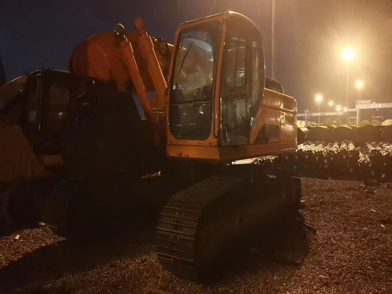 2 Sets of Used Excavator CAT 312D, 1 Set of Hyundai Excavator 225LC-7, 1 Set of Doosan Excavator DH225LC-7 Shipped to Ecuador Construction Company